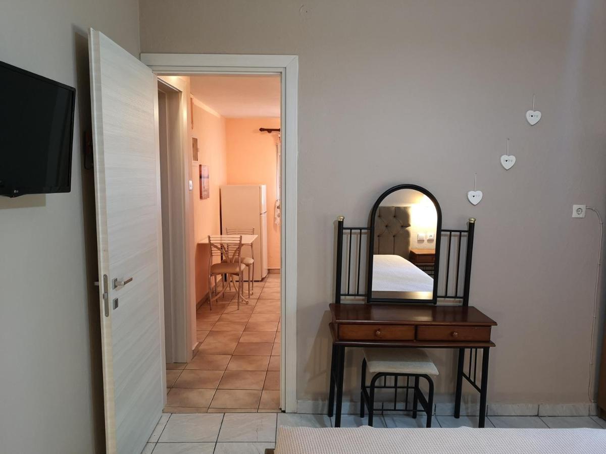 Venice Deluxe Studios Пефкари Экстерьер фото