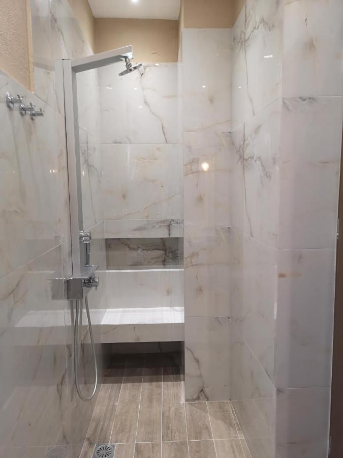 Venice Deluxe Studios Пефкари Экстерьер фото