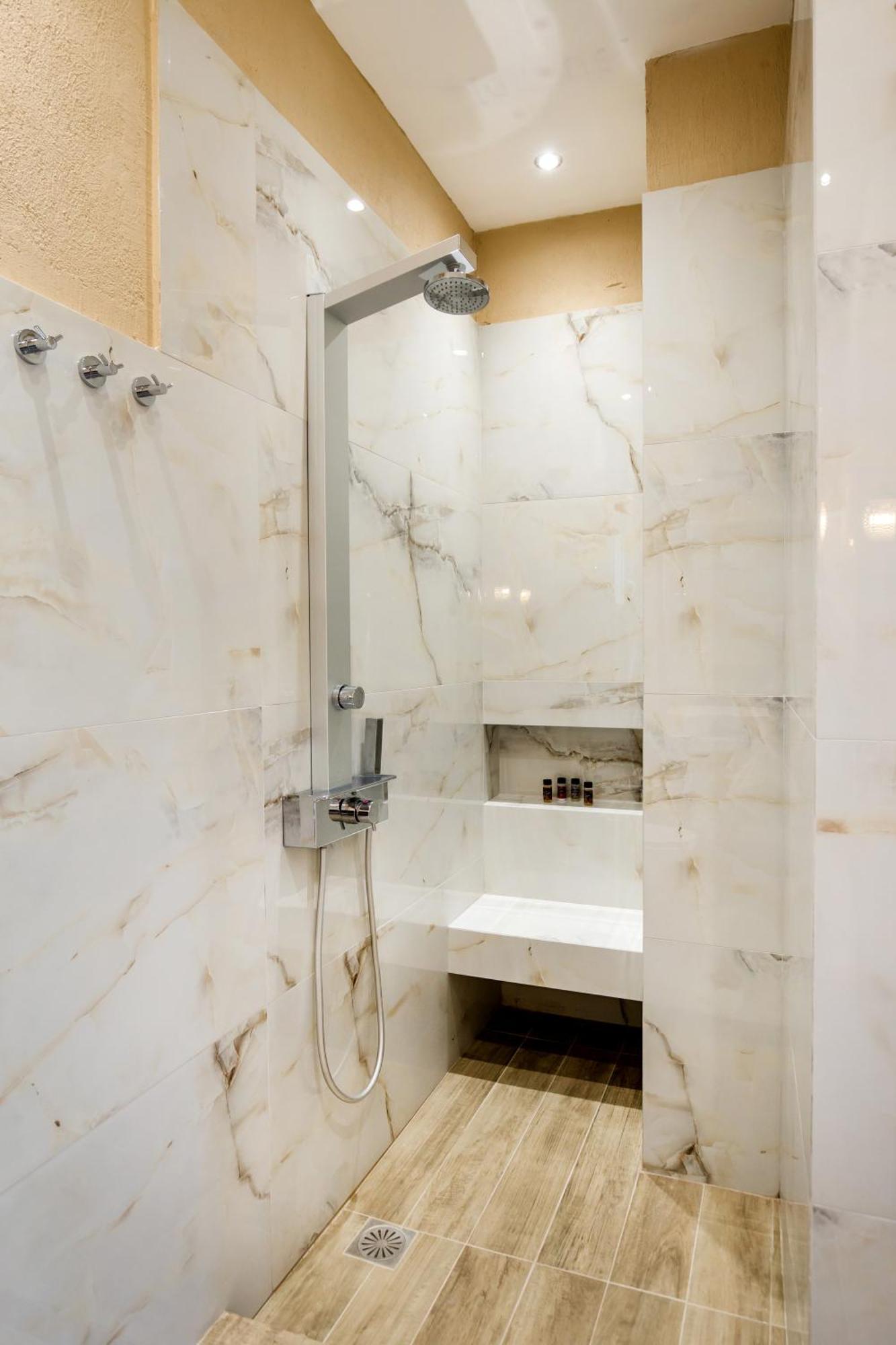 Venice Deluxe Studios Пефкари Экстерьер фото