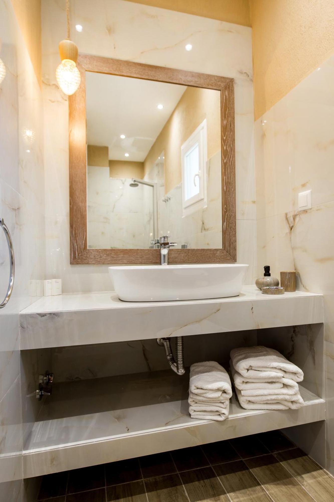Venice Deluxe Studios Пефкари Экстерьер фото