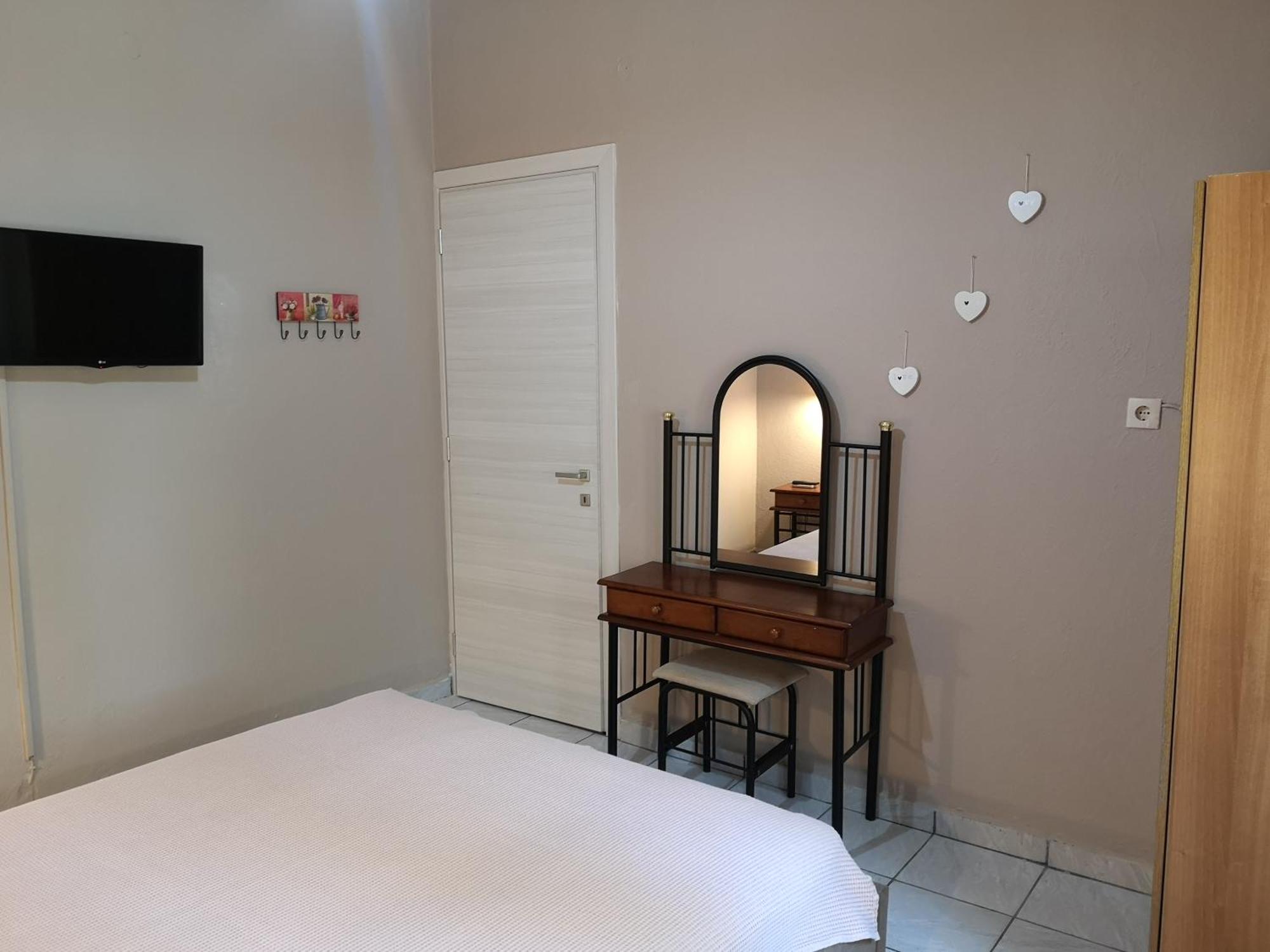 Venice Deluxe Studios Пефкари Номер фото