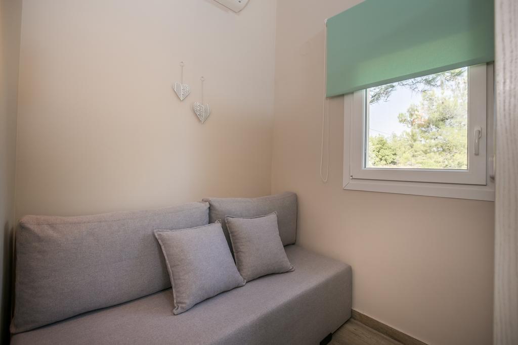 Venice Deluxe Studios Пефкари Экстерьер фото