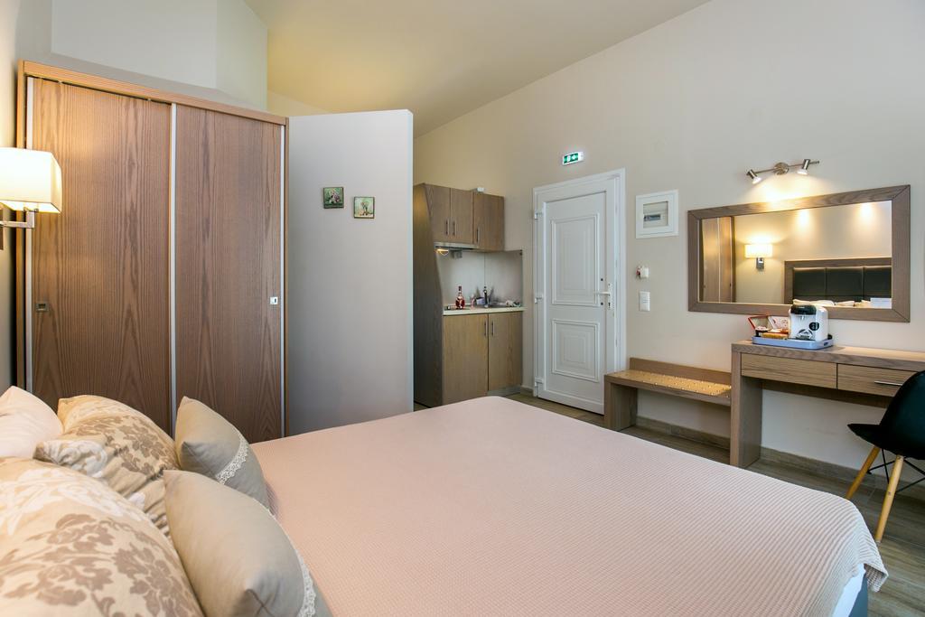 Venice Deluxe Studios Пефкари Экстерьер фото