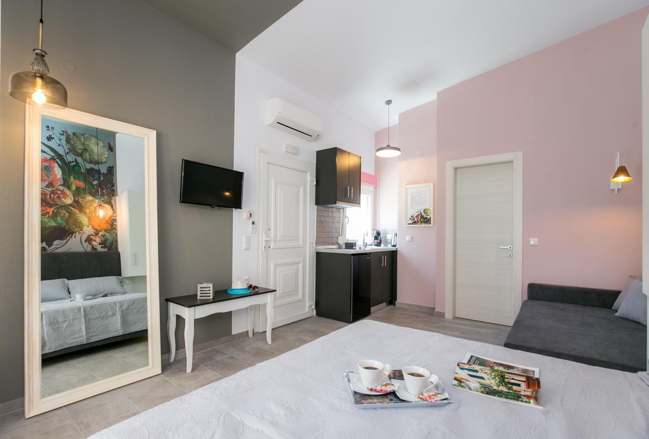 Venice Deluxe Studios Пефкари Экстерьер фото